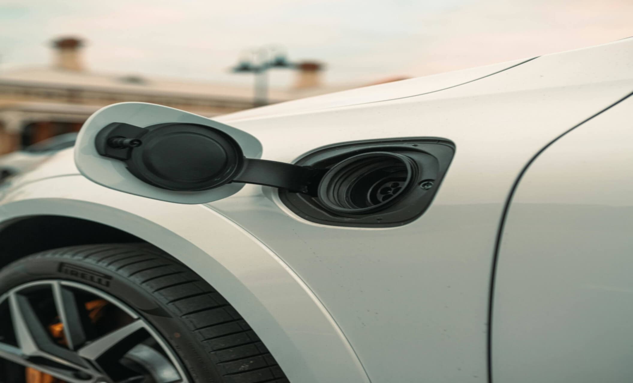 Prečo sa moje elektrické auto nenabíja? Najčastejšie problémy s nabíjaním a ich riešenia